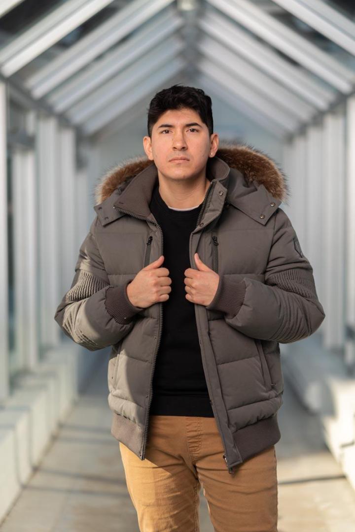 À l’approche de l’hiver, protégez-vous du froid en achetant des manteaux de qualité chez nous.